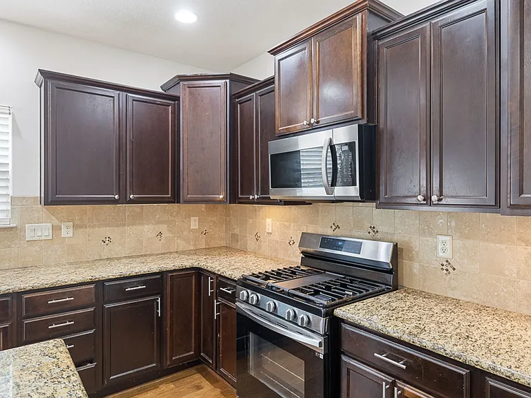 721 Tyler Way — Photo 15