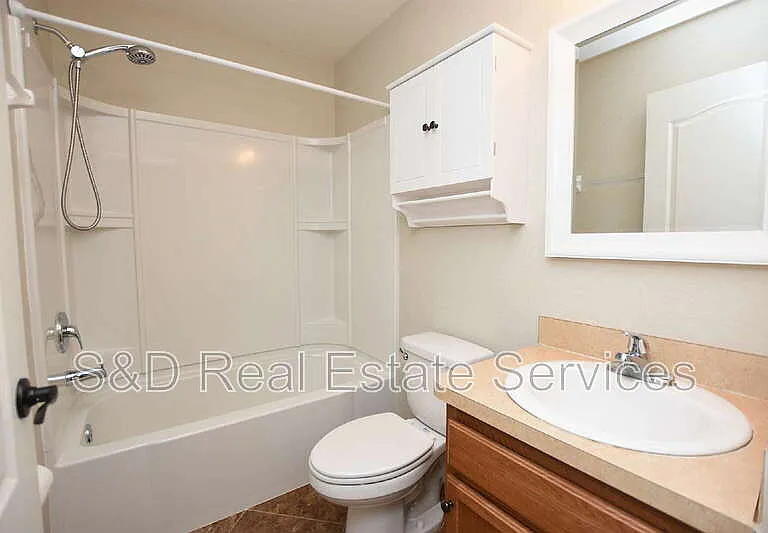 1606 Taylor Landing Dr — Photo 16