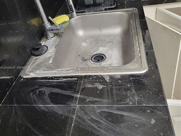 4th image of 19390 Collins Ave APT 220