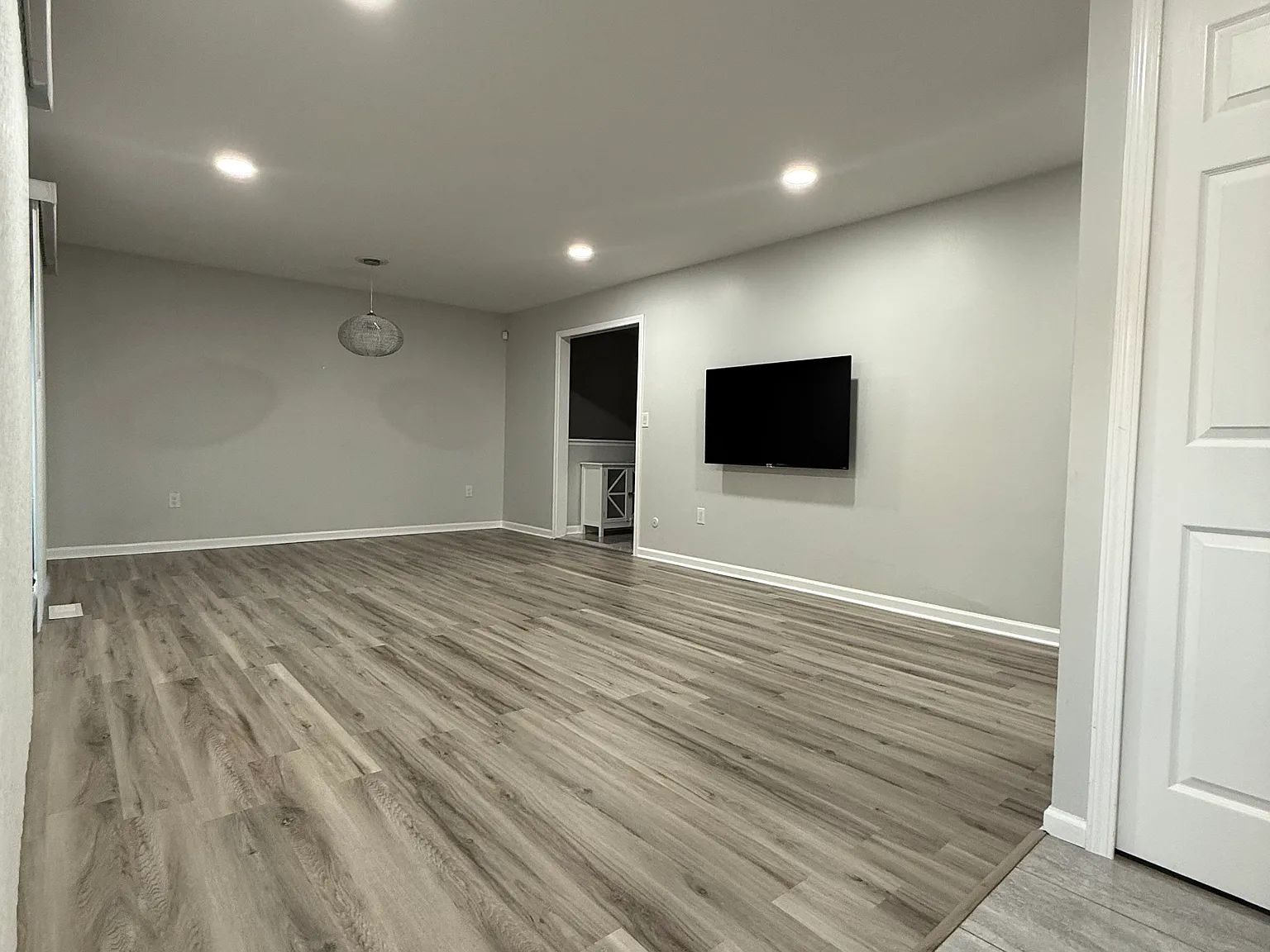 2 bed, 905 sqft, $1,700 — Photo 3