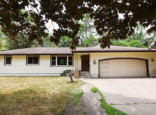 7728 Groveland Rd, Mounds View, MN 55112