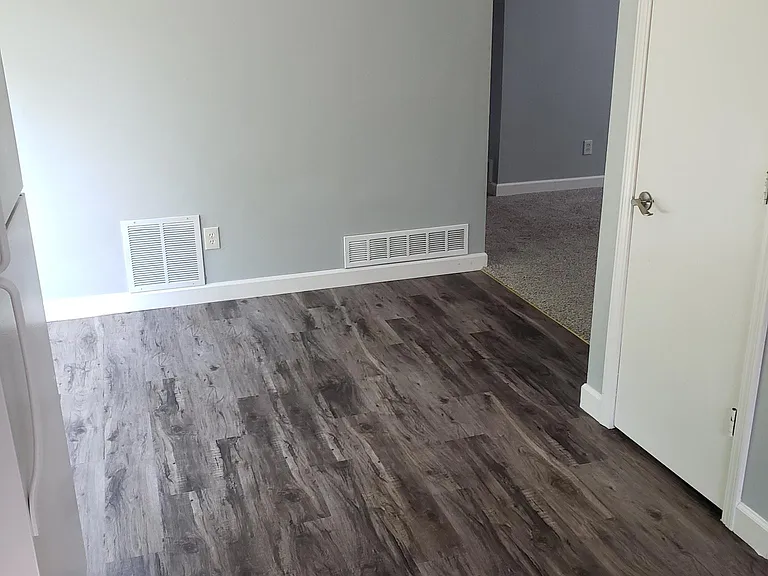 3700 Sunnybrook Ln — Photo 2