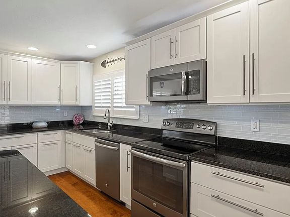 2nd image of 2 Park Shore Cir #2