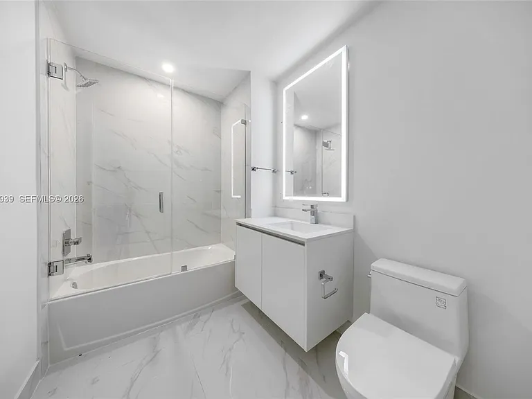 700 NE 24th St #1706 — Photo 25