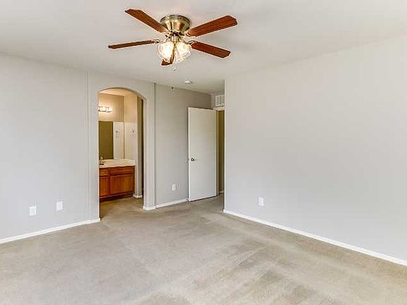 3rd image of 16038 W Larkspur Dr