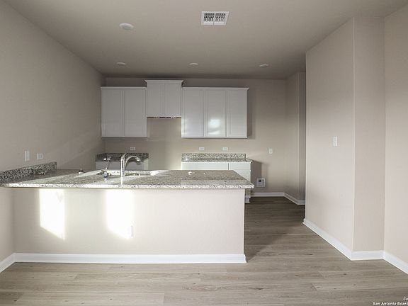 3rd image of 5526 Onyx Valley