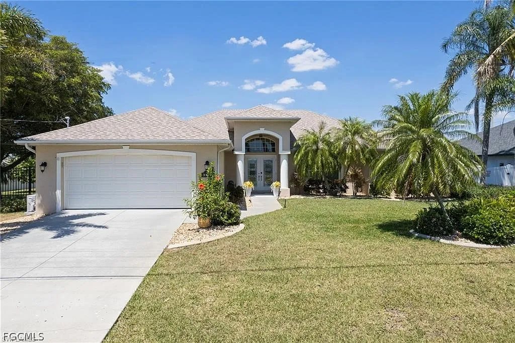 3 bed, 2.0 bath, 2071 sqft, $4,000 — Photo 1