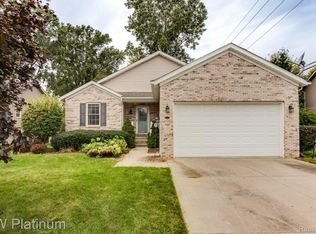 4031 Janice Ave, Fort Gratiot, MI 48059