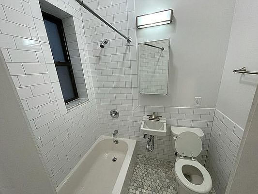 5th image of 21 Catherine St #2BA