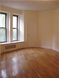 3rd image of 41 W 13th St
