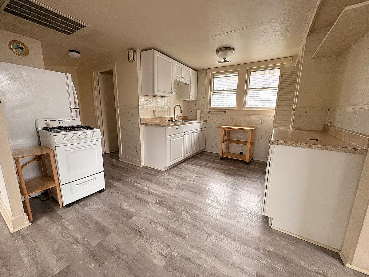 2 bed, 750 sqft, $1,100 — Photo 4