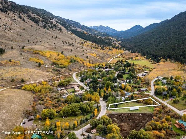 864 Cache Creek Dr, Jackson, WY 83001