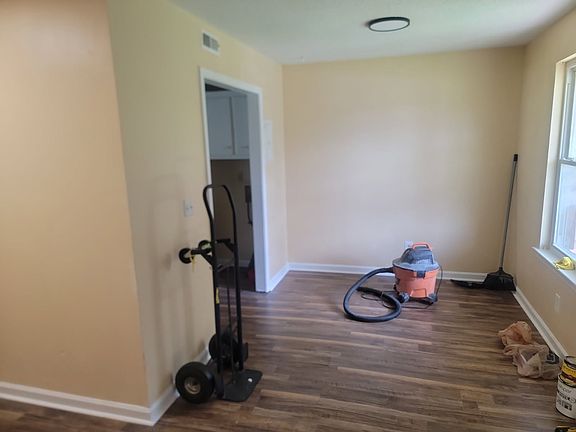 3rd image of 187 Connare Dr #187