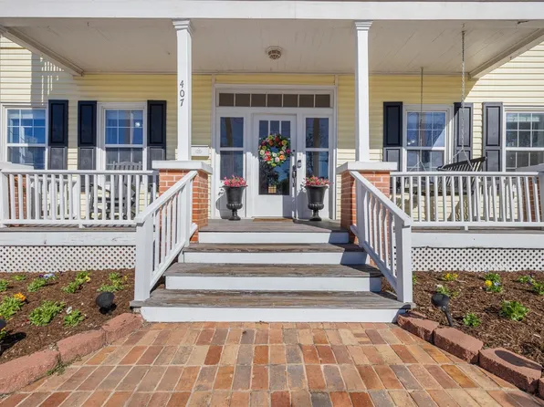 407 E Alamo St, Brenham, TX 77833