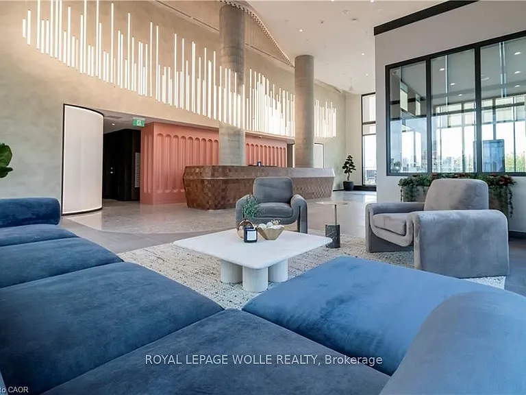 25 Wellington St S #2101 — Photo 1