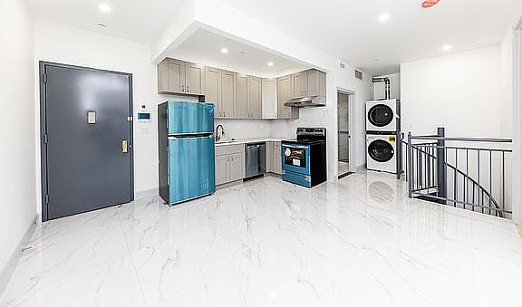 2nd image of 1376 Dekalb Ave #1B