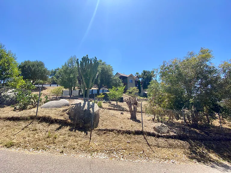 2761 Joan Ln — Photo 14
