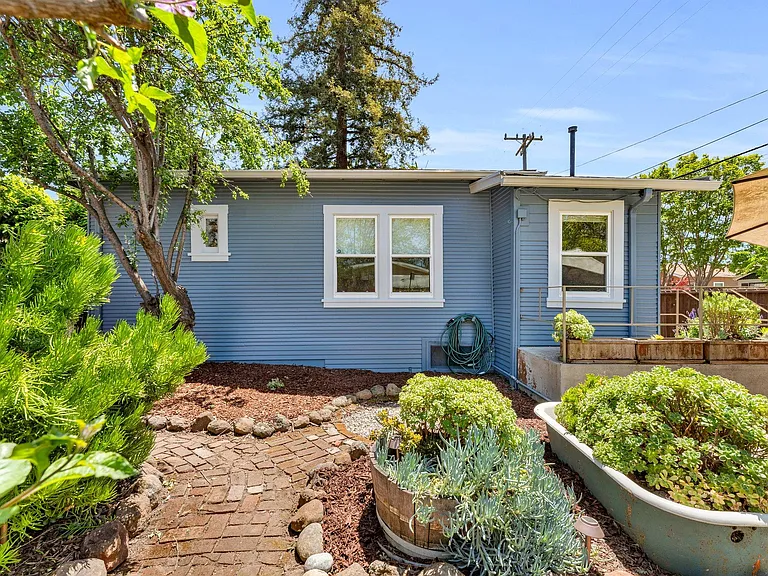 802 Broadmoor Blvd — Photo 27