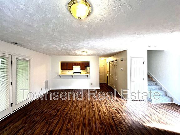 3rd image of 1008-3 Ancestry Dr