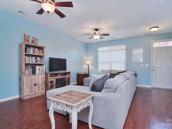 4th image of 9534 Inglenook Ln