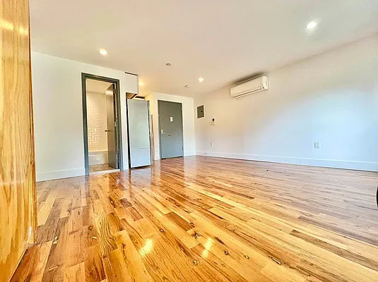 Rented by ERNY LLC | media 23