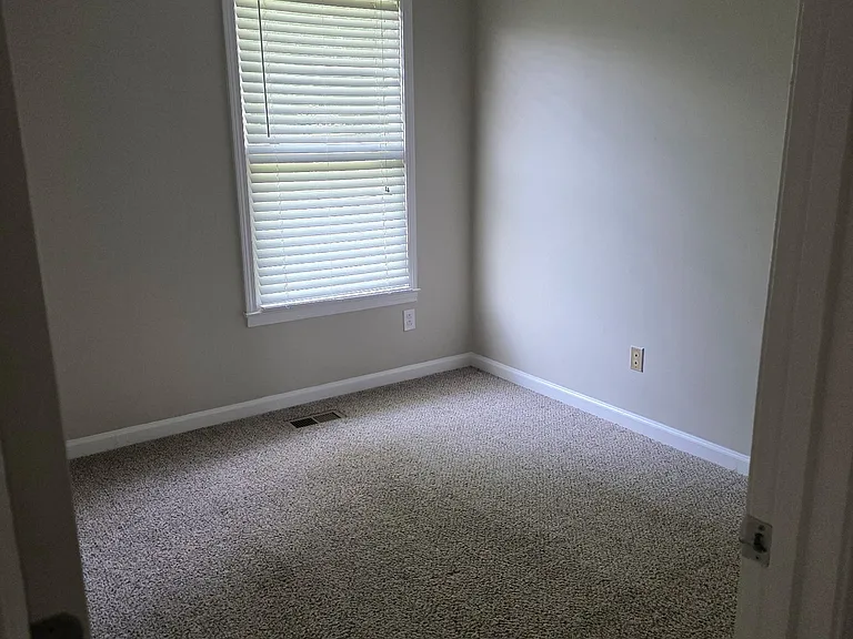 620 Flower Dr — Photo 7