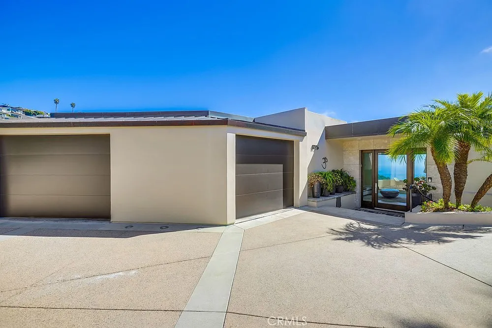 3 bed, 3.5 bath, 3895 sqft, $19,995 — Photo 3