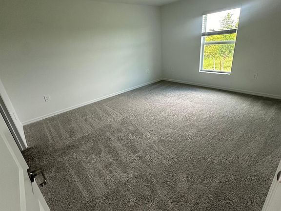 4th image of 377 Piper Ave