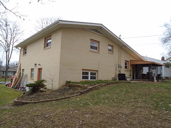 3rd image of 429 N Elm St