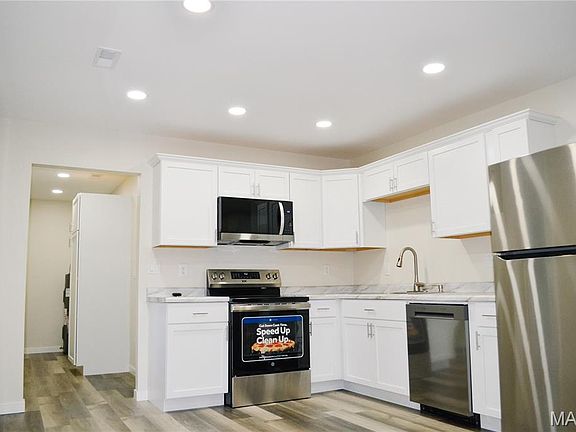 5th image of 406 Bell Ln