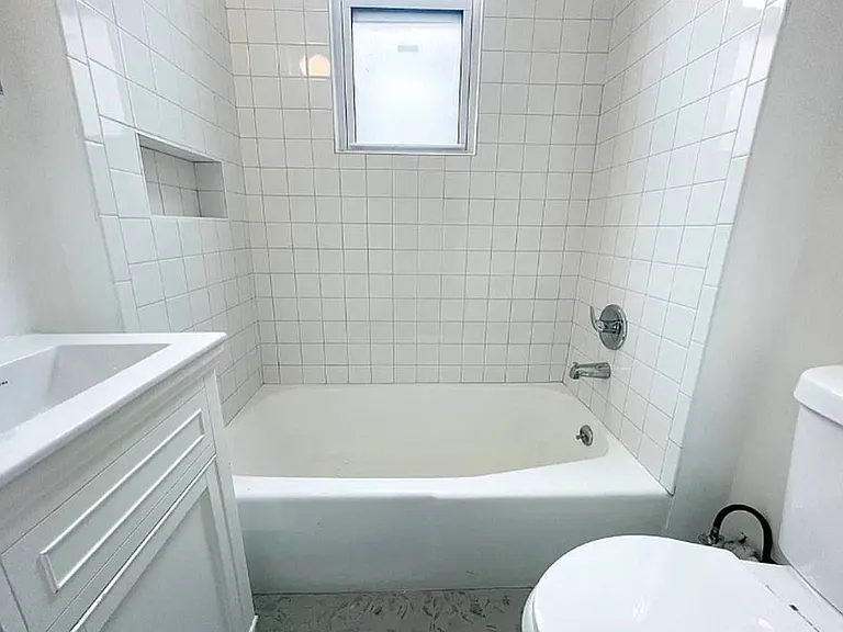 72-45 60th Ln #2R — Photo 7