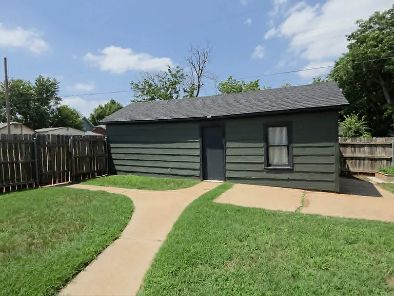 804 E Noble Ave — Photo 24