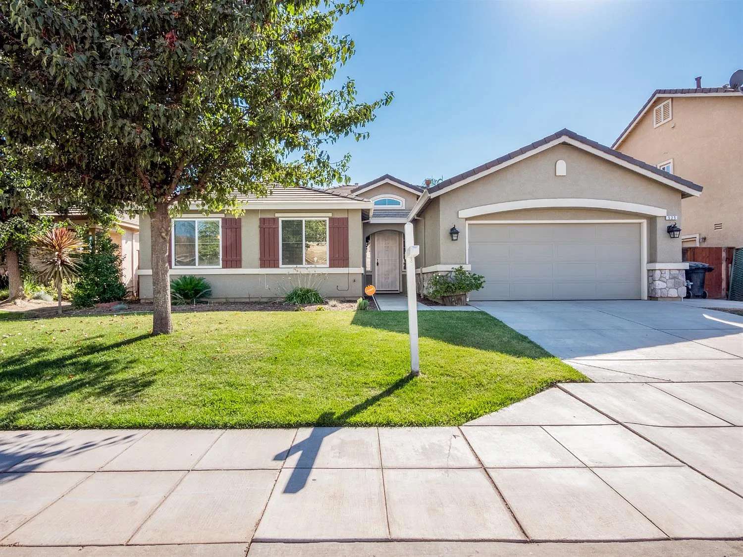 525 Peach Dr photo 1