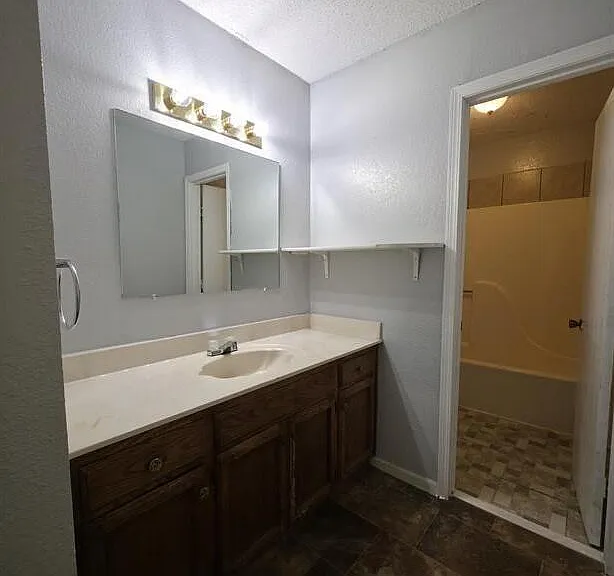 447 NE Churchill St — Photo 10