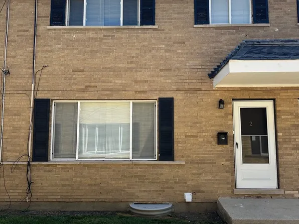 1721 E Roosevelt Rd APT 2, Wheaton, IL 60187
