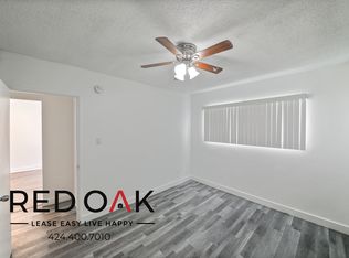 5739 1/2 Halbrent Ave #27, Van Nuys, CA 91411