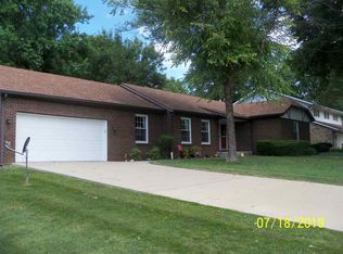 21 Book Ln, Jacksonville, IL 62650