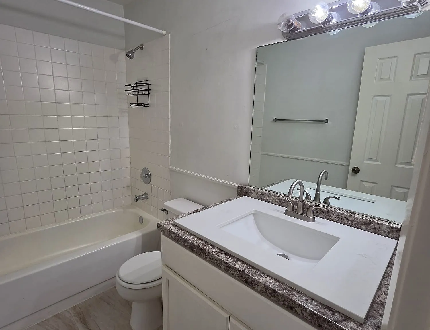 3 bed, 1100 sqft, $2,300 — Photo 3
