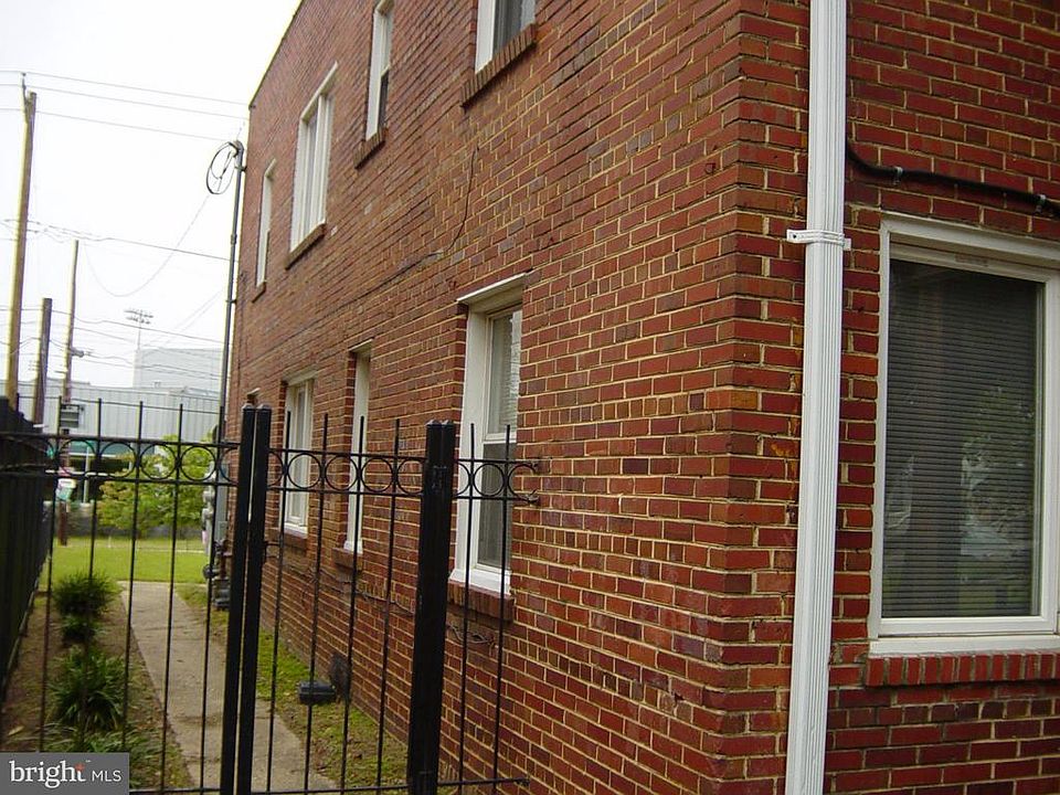 Building Photo 3
