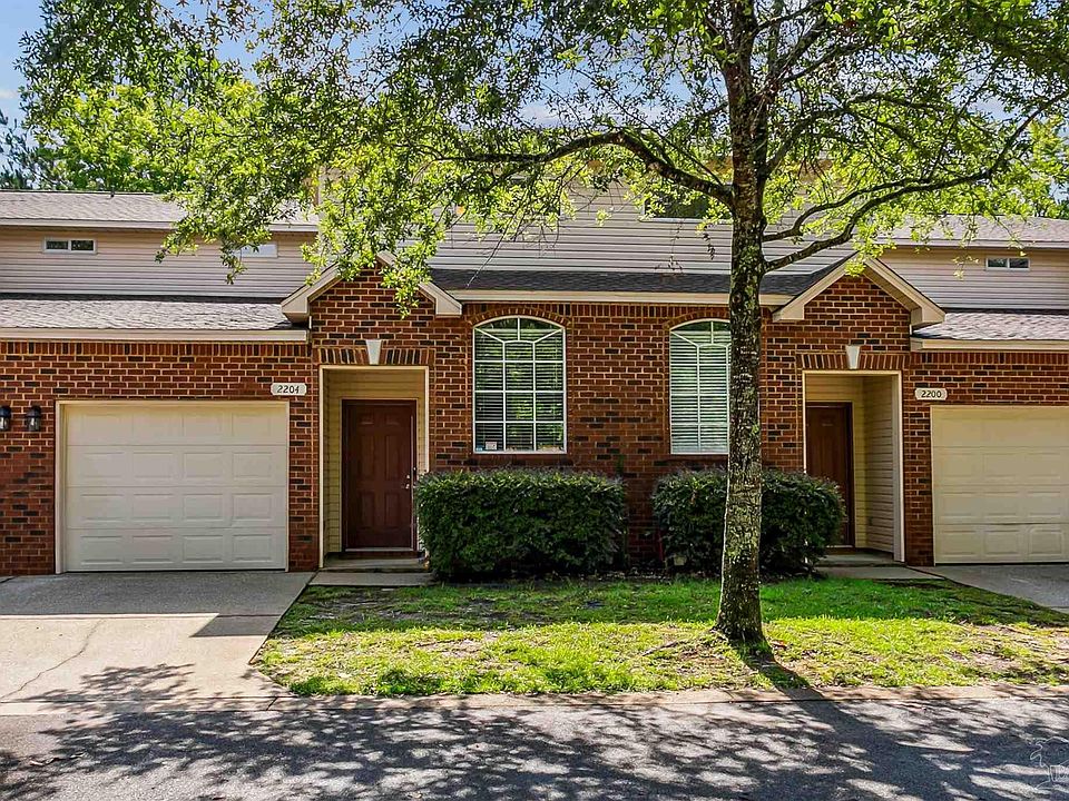 1st image of 2204 Hadleigh Hills Ct
