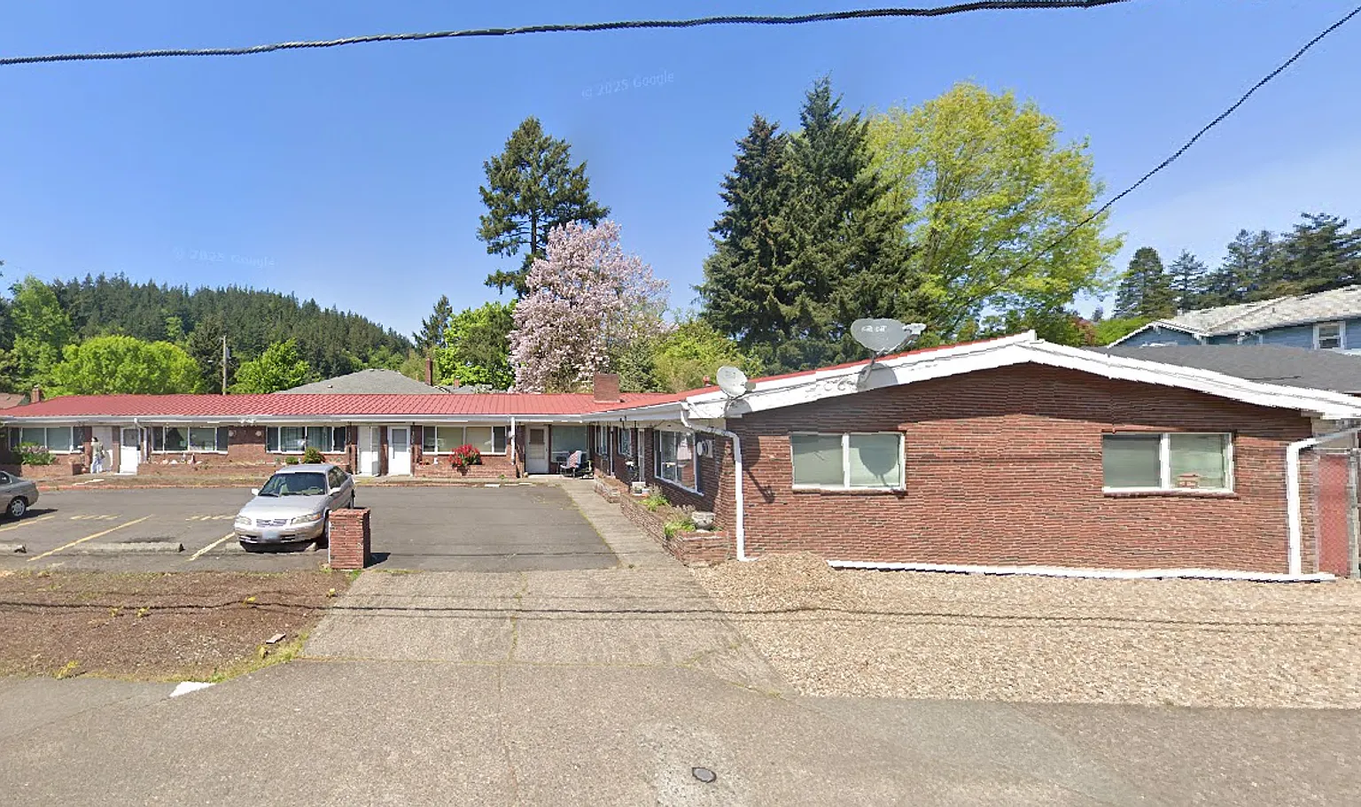 7215 SE Division Street ~ Move-In Special 1/2 Off First Month's Rent!! Cozy Home in South Tabor — Photo 1