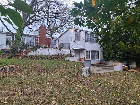 2nd image of 2780 Northwoods Dr N