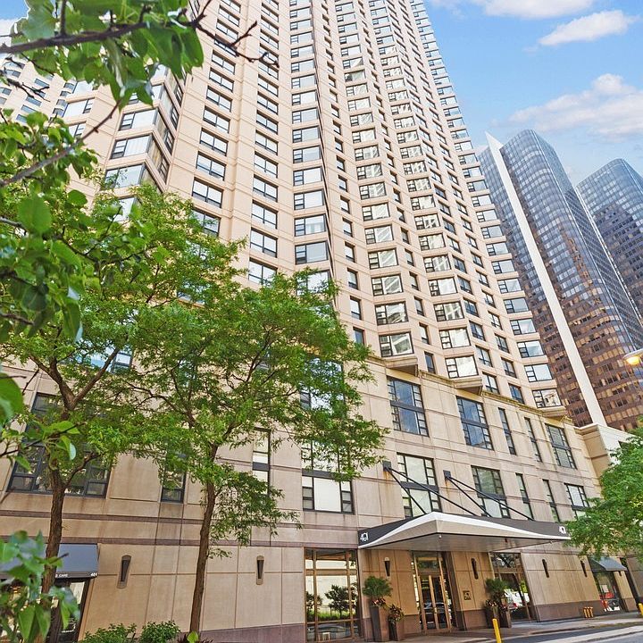 1st image of 401 E Ontario St APT 405