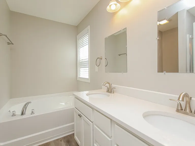 225 Comet Ct — Photo 10