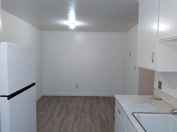 5th image of 727 E 800 N APT 1