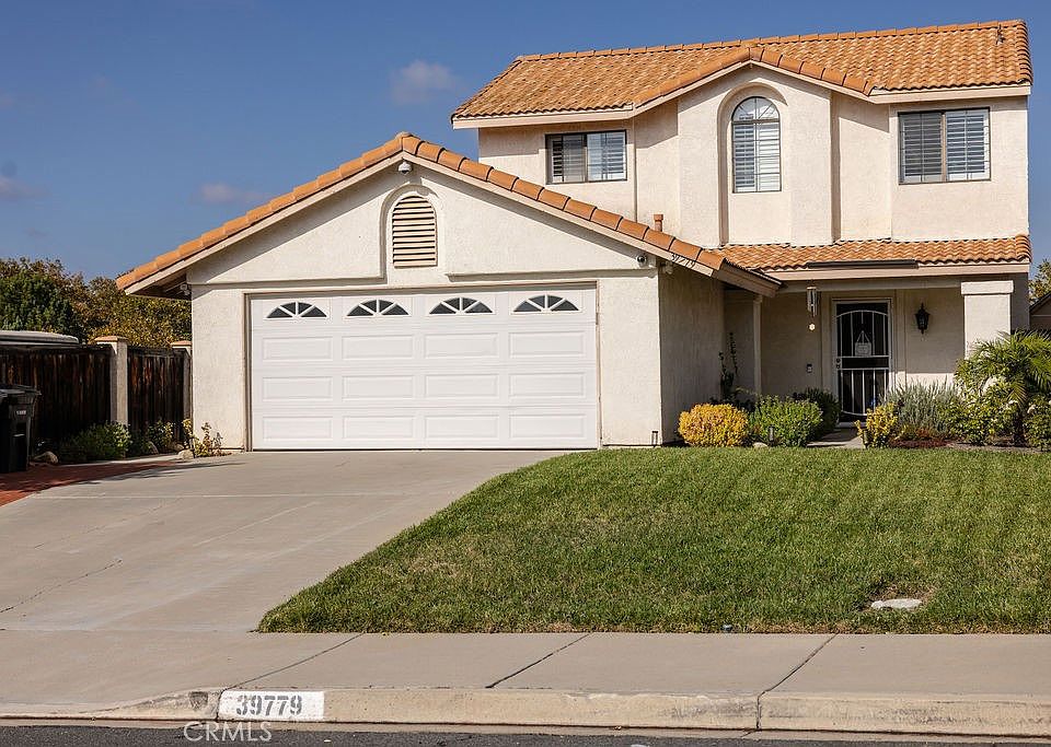 1st image of 39779 Oak Cliff Dr