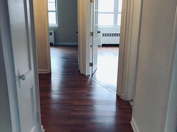 4th image of 2521 Lurting Ave #2