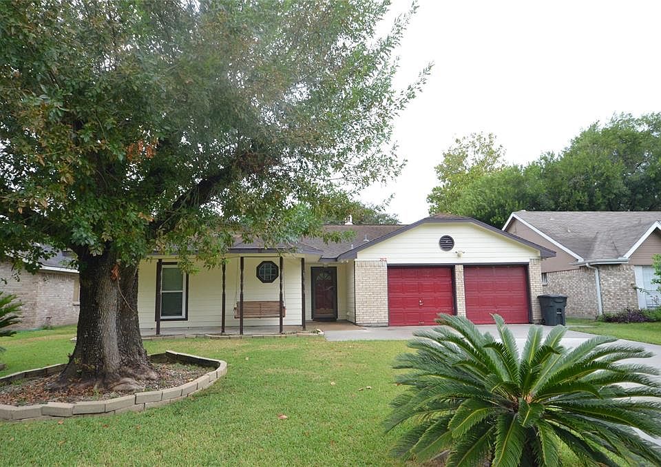 1st image of 2912 Tarpon Dr