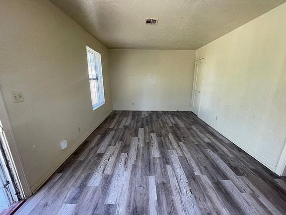 3rd image of 1803 S Texas St