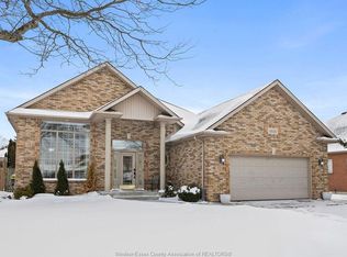 Roseland, Windsor, ON N9G 2P8